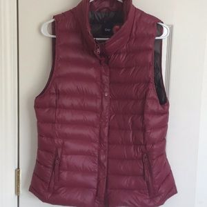 GAP VEST- SIZE M